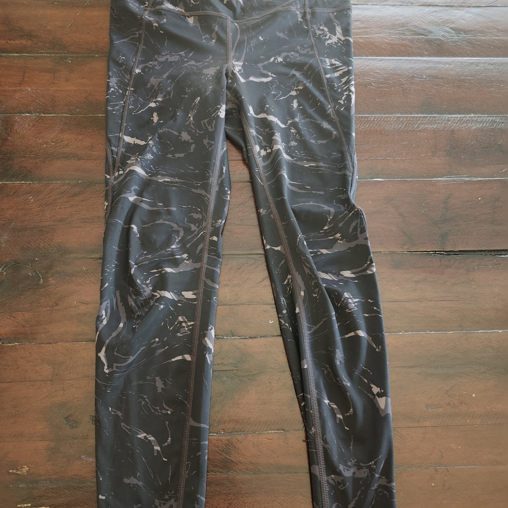 Athleta Black and Gray Patterned Leggings